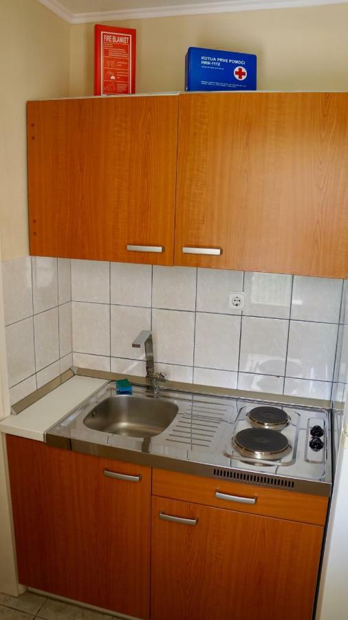 Apartments Niksa Kastelan Omiš Exterior foto